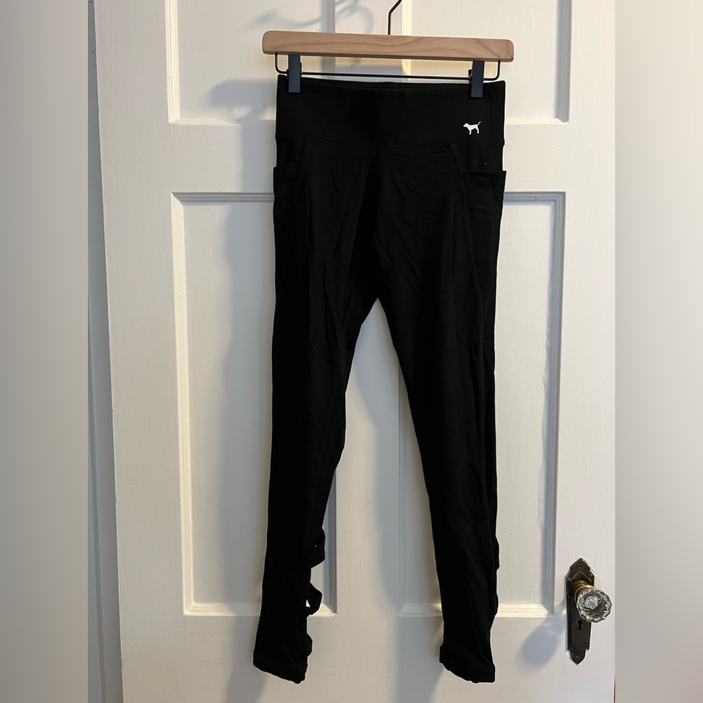 Pink Yoga Leggings in black